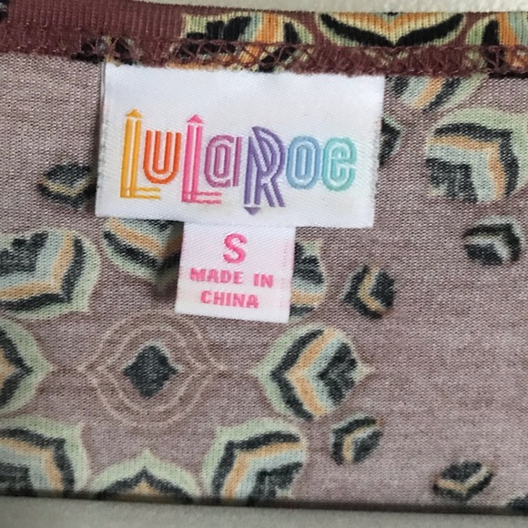 LuLaroe Elbow Sleeve High - Low Top - Irma - Picture 7 of 8